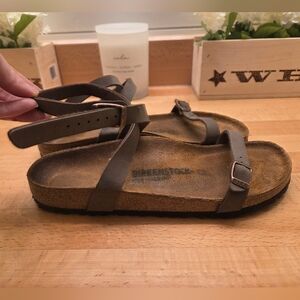 Birkenstock Daloa Sandals Womens  Brown Slip On Ankle Strap Casual Shoes Size 40